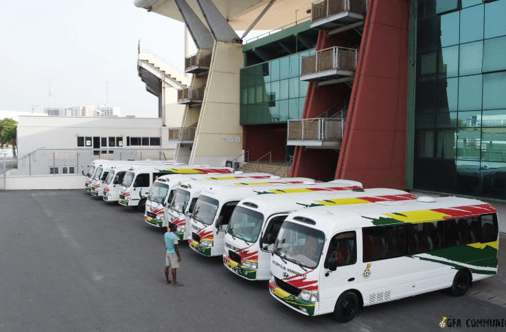 Ghanaian local football clubs provided with buses to solve commuting challenges